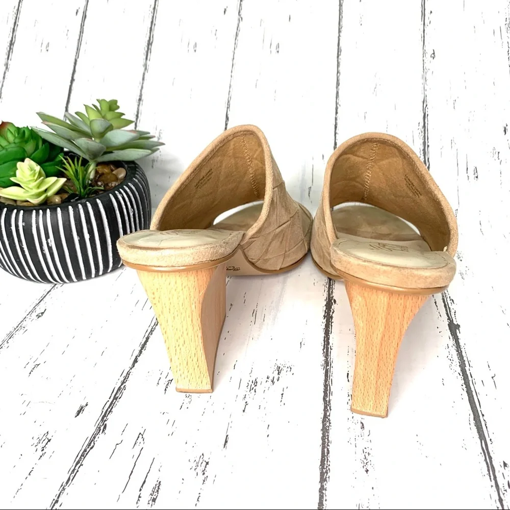 BETTYE BY BETTYE MULLER Chunky Block Heel Woven Tan Suede Mules, 9.5 - Picture 6 of 9